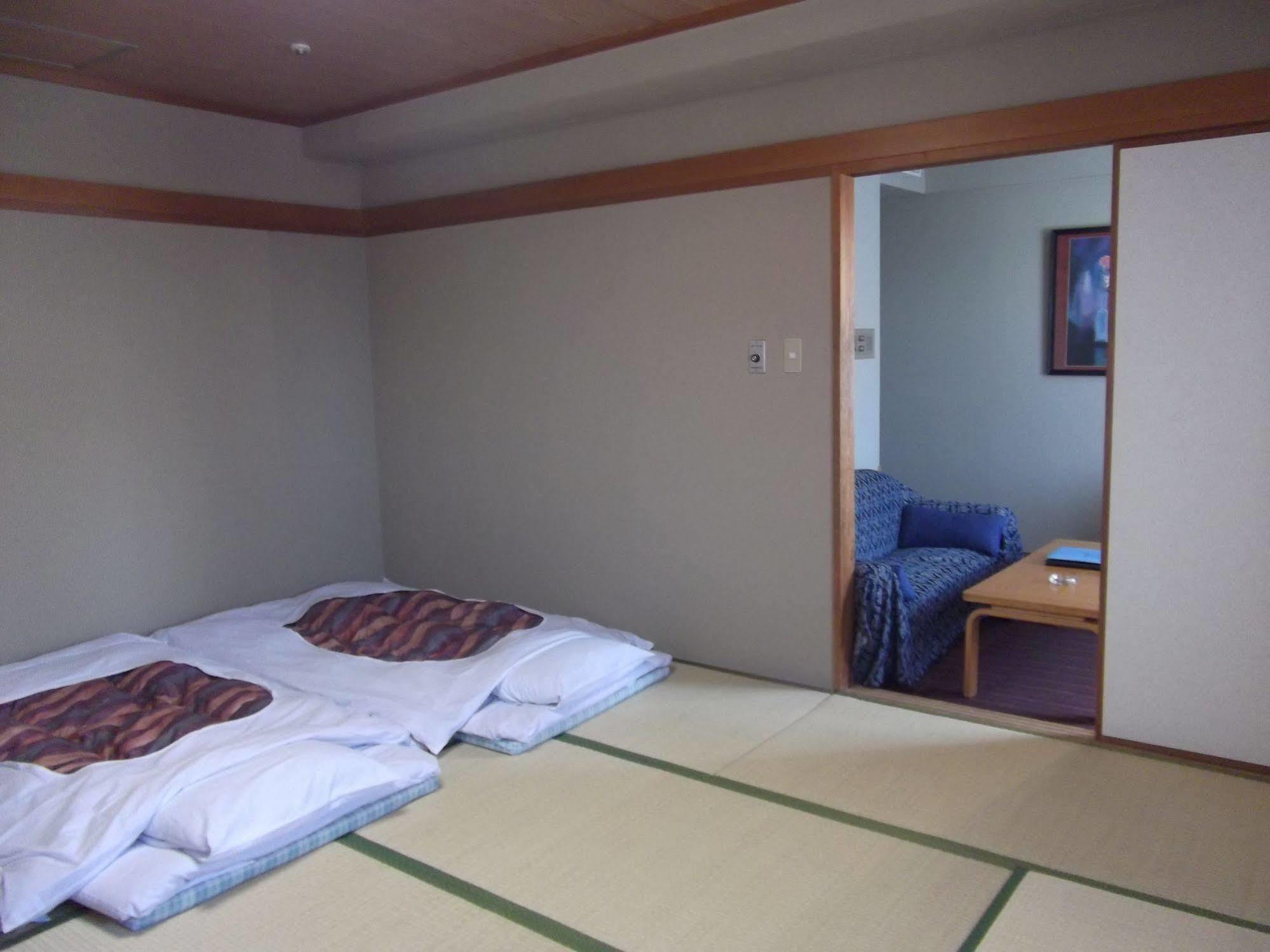 Ichikawa Grand Hotel Zewnętrze zdjęcie